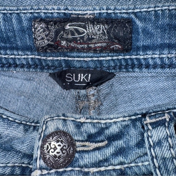 Silver Women's SUKI High30X 31 Low Rise Baby Bootcut Faded Blue Jeans - Picture 5 of 9